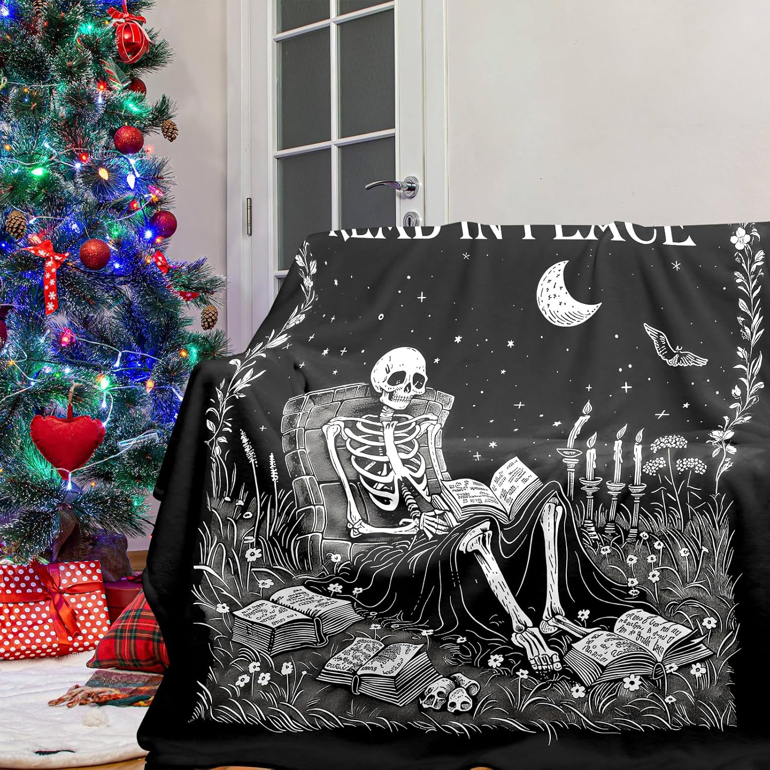Gothic Ghost Reading Book Blan - Christmas Throw Blanket 评论和价格